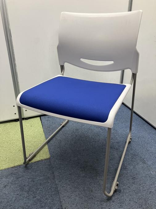 内田洋行　ウチダ　スタッキングチェア　ブルー　会議用　休憩室用　来客用　ロット　起業　拠点開設　新事務所　レイアウト変更　ローコスト【入荷の少ないスタッキングチェアです！この機会にお問い合わせください！】
                        MP-110シリーズ
                                    中古
            