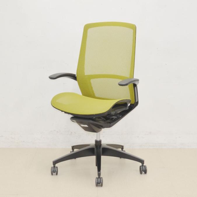 【3脚限定入荷！】オカムラ製の高級モデル！美しいデザインと透過性の高いメッシュ仕様でワンランク上の環境に！
■オカムラ(okamura) フィノラ(Finora)  ■ハイバック　固定肘付き　グリーン
【中古】【オフィス家具】オフィスバスターズ堺店
                        フィノラ 樹脂
                                    中古
            