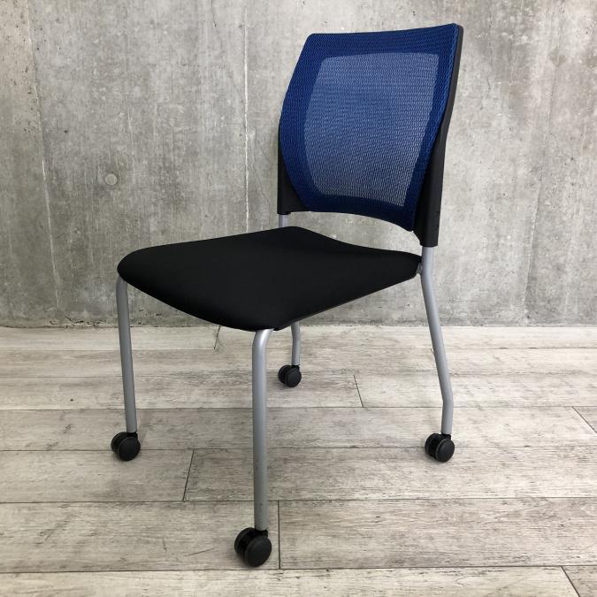 スタッキングチェア　ナイキ　NAIKI　キャスター付き　ブルー　ブラック　会議　ミーティング　セミナー
                        その他シリーズ
                                    中古
            