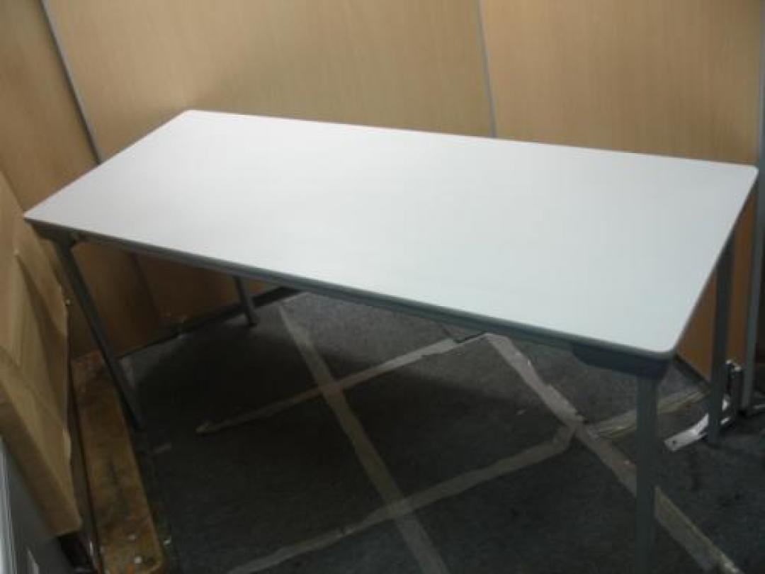 ■高級折りたたみテーブル■　内田洋行製　W1500サイズ
                                    中古
            