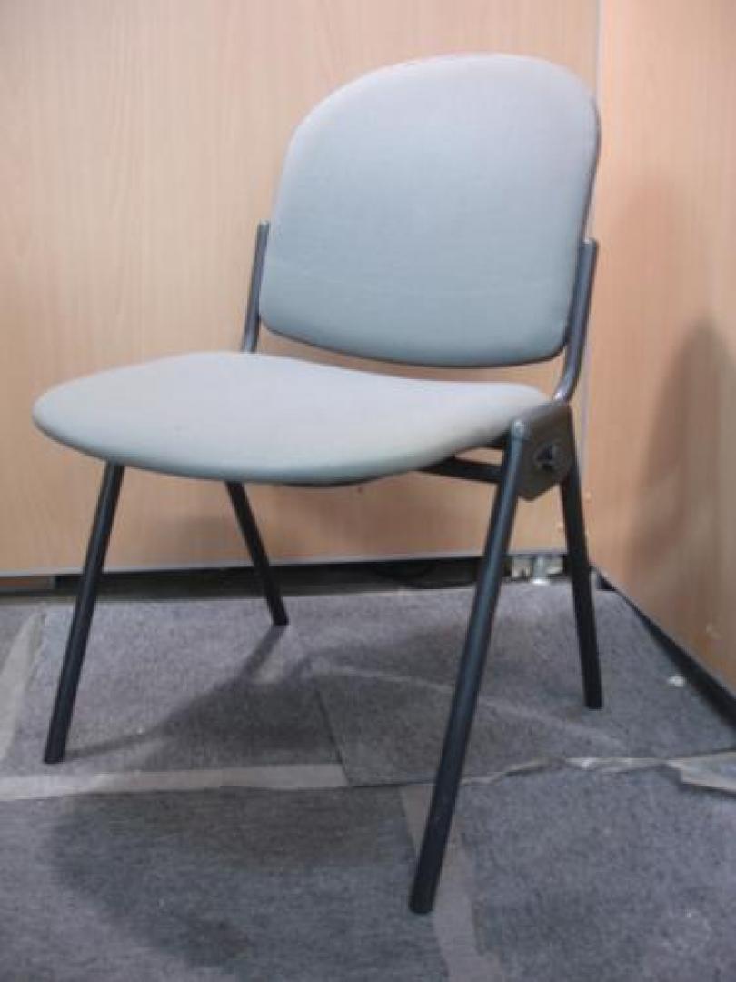 【シンプルなスタッキングチェア】　<A Href=http://www.officebusters.com/kensaku/index_k.php?k=&l=1&m=1&s=&kakaku=0-100000000&amount=&maker=&hinmei=&tenpo=3&condition=0&dc=1&btn=+%82%B1%82%CC%8F%F0%8C%8F%82%C5%8C%9F%8D%F5+>オフィスバスターズ上野店キャンペーン！複合機多数取り扱いございます！来店即決で10％オフ致します！ビジネスフォン等購入でさらにお得に！？詳しくはお問い合わせください【上野店03-5807-7040】</A>【会議チェア】
                                    中古
            