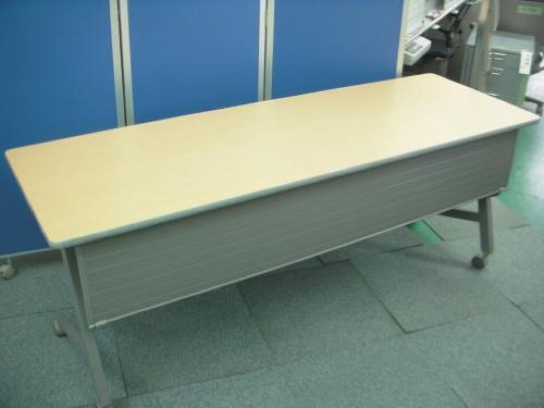 残り１台となったためプライスダウン　￥13650→￥9450円　ミーティングテーブル♪入荷しました【イトーキ　ミーティングテーブル】<font size=5 color=magenta><B><I>★☆キャンペーン開催中！！ご納品先が東京都近郊のお客様　送料無料！！　<font size=5><b><a href=http://www.officebusters.com/shop_showsai/mita.php>三田店の本気のキャンペーンはここをクリック！！</font></A></font>
                                    中古
            