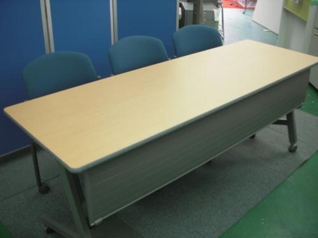 お得なお得なセット商品シリーズ♪題して･･･三田店5･GO・GOフェアー開催中!!今回はスタッキングテーブルチェアのセットだよ♪【限定　セット商品】<font size=5 color=magenta><B><I>★☆キャンペーン開催中！！ご納品先が東京都近郊のお客様　送料無料！！　<font size=5><b><a href=http://www.officebusters.com/shop_showsai/mita.php>三田店の本気のキャンペーンはここをクリック！！</font></A></font>
                                    中古
            