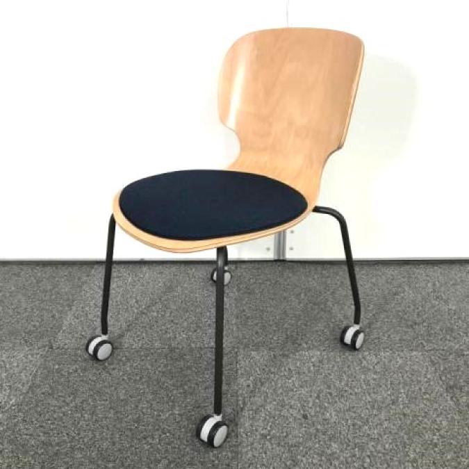 【リフレッシュスペースにおすすめ！】■ クレス製 (CRES)　HABES (ハベス) 　ACタイプ　スタッキングチェア　キャスター付　■木製シェル　クッション付 (色：ブルー)
                        その他シリーズ
                                    中古
            