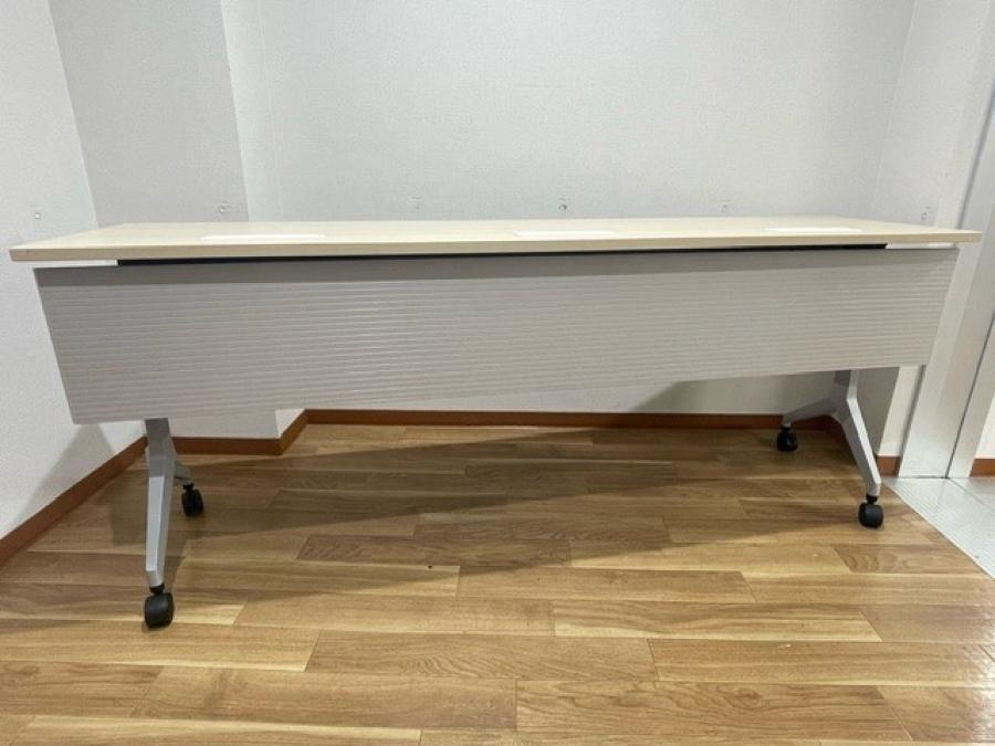 【西店撮影】【限定4台！配線にも困らない便利なサイドスタックテーブル！！】ウチダ　パラグラフ　サイドスタックテーブル　ナチュラル　配線　収納　ミーティング【天神ビッグバン】【天神BBB】【博多コネクティッド】【博多コネクティッドボーナス】
                        パラグラフテーブル
                                    中古
            