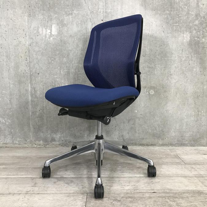 【前傾機能付きのオカムラ製の大人気チェア！】■オカムラ（okamura）製　シルフィ（Sylphy）ローバック　■メッシュ背面　■肘無し　■インディゴブルー×ブラックフレーム【柔らかな座り心地と抜群のフィット感がおすすめ！】
                        シルフィーメッシュ
                                    中古
            