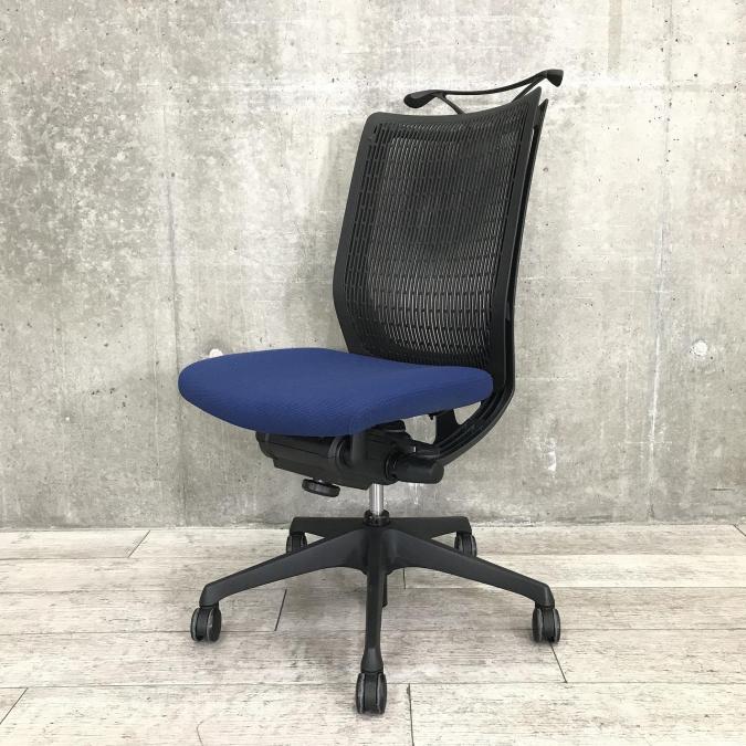 【高いデザイン性と快適なクッション性が人気のOAチェア！】■オカムラ（okamura）製　ヴィスコンテチェア (Visconte)　肘無ハイバック　■ブルー(ミディアムブルー)　シェル：ブラック　■コートハンガー付　■メッシュ【人間工学に基づいた心地よい座り心地！】【弊社使用欄：A00967091】
                        ヴィスコンテチェア
                                    中古
            