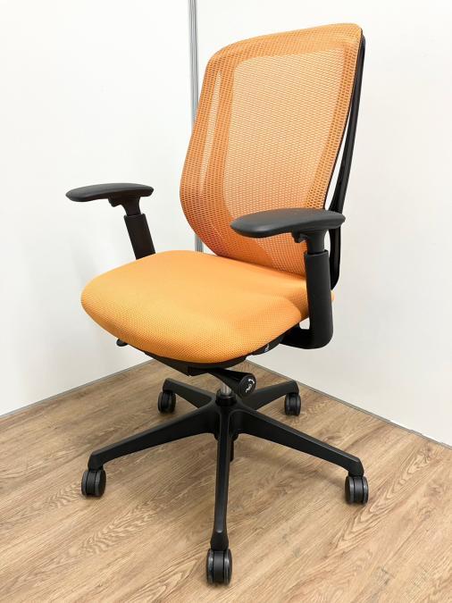 【在庫入替セール品！】【大人気の王道チェア！前景チルトが付いてます！】メッシュタイプのオカムラ製、シルフィチェア入荷しました！【管理番号：A00965379】
                        シルフィーメッシュ
                                    中古
            