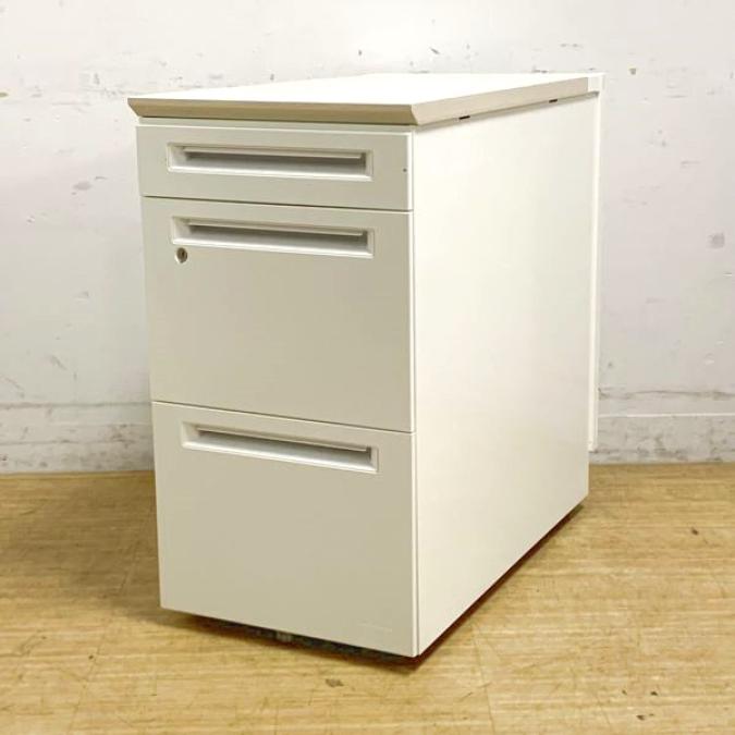 【在庫入替セール】脇机3段　オカムラ　プロユニットフリーウェイ　ナチュラル天板　引出は鍵1本お付けします
                        プロユニット
                                    中古
            