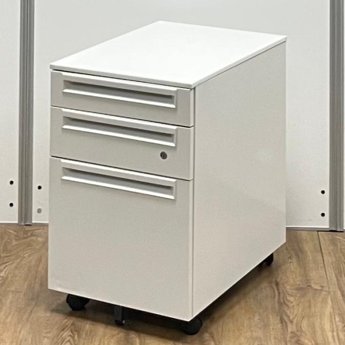 【商品入替のため、残り2台限り】プラス製　USシリーズ　ホワイトカラー　シンプルで美しいデザイン　3段ワゴン！！
                        US
                                    中古
            