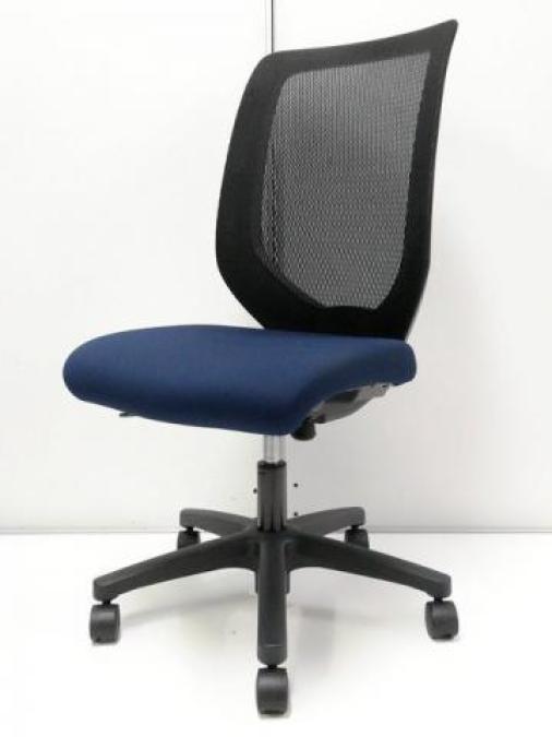 【定価約5万円】【優れた通気性とフィット感をもつメッシュバック】■イトーキ製　コルト　OAチェア
                        コルト
                                    中古
            