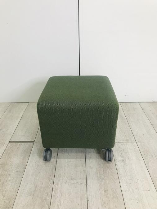 【レアなスツールが入荷！】【OFFの時間もONの時間もおしゃれにリラックス！】■オカムラ(okamura)製　Alt Living(アルトリビング)シリーズ　オットマンチェア (W450/D450/H420)　■グリーン(ダークグリーン)　■キャスター付　【ABW商材】【関東倉庫在庫品】【弊社使用欄：A00969177】
                        その他シリーズ
                                    中古
            