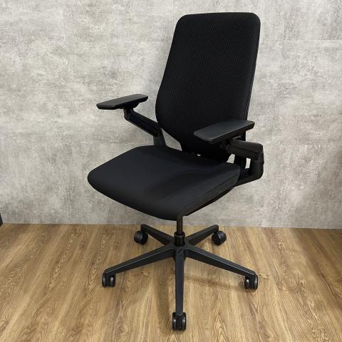 【★2019年製★】海外　スチールケース 　SteelCase　ジェスチャー　Gesture　高級　高品質　チェア　オフィスチェア　ワークチェア　椅子　事務椅子　福岡　博多　天神　佐賀　長崎　大分　熊本　宮崎　鹿児島　沖縄　九州　office chair