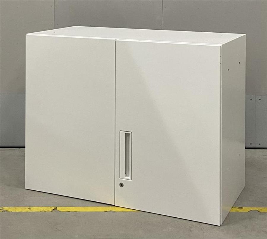 コクヨ製　エディアシリーズ　ホワイトカラー　シリンダータイプ　ホワイト基調のオフィスにオススメ！　上置き用両開き書庫！！※注意※既存エディアシリーズの上置き用書庫になります。こちらだけでは、使いづらい商品になります。
                        エディア
                                    中古
            