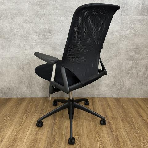 中古】メダ２チェア vitra/ヴィトラ 肘付ハイバックチェア 472126 - 中古オフィス家具ならオフィスバスターズ