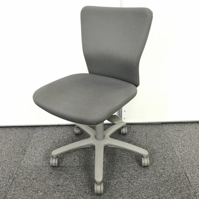 【在庫入替セール品】【スタンダードなデザインと快適な座り心地！オフィスの大定番チェア！】■オカムラ(okamura)製　カロッツァチェア　ローバック　■グレー　【人間工学に基づいた快適シーティング！】【T8】
                        カロッツァチェア
                                    中古
            