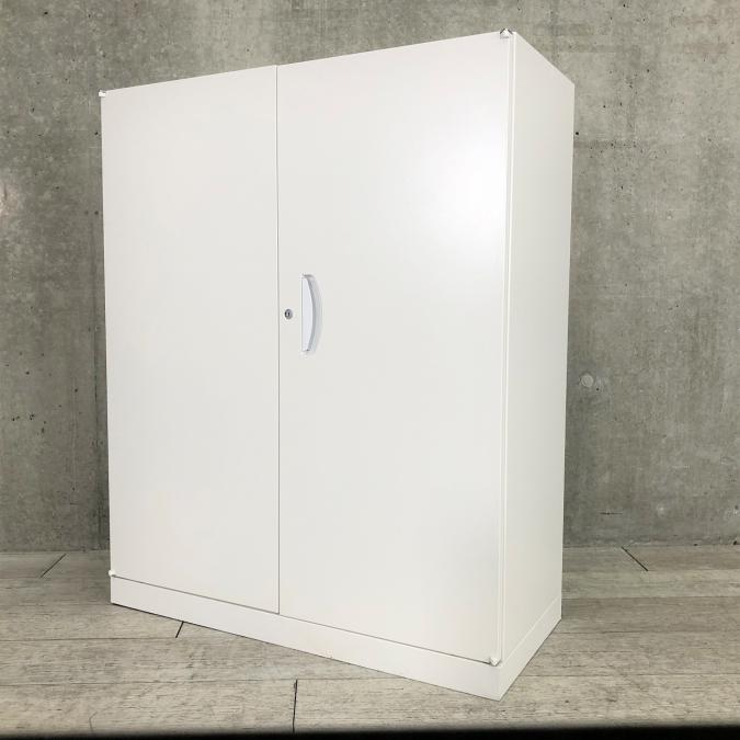 ※お問合せ後実物写真お送りいたします【日焼け有のため特価】/生興製/シンプルな両開き書庫/書棚/キャビネット/棚入れ
                        QUWALL
                                    中古
            