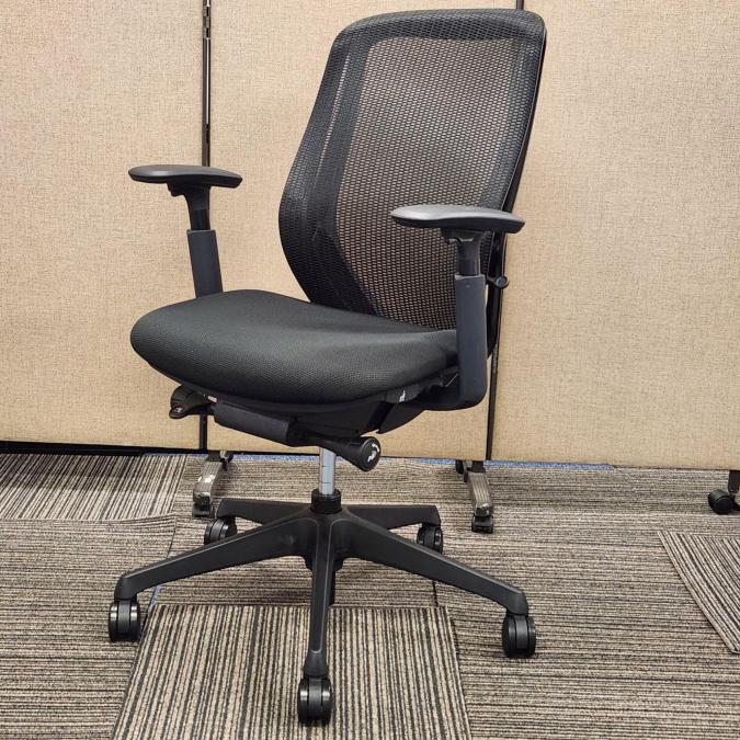 【福岡西店撮影】【人気のシルフィーシリーズ】ブラック　オカムラ　シルフィー　可動肘　ハイバック【天神ビッグバン】【天神BBB】【博多コネクティッド】【博多コネクティッドボーナス】
                        シルフィー
                                    中古
            