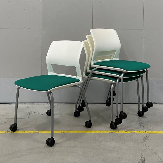 定番オフィス用スタッキングチェアチェアCK-160シリーズ！/明るいグリーンがgood
                        160シリーズ
                                    中古
            