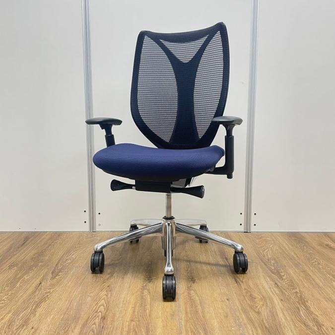 【商品入替のため、残り4脚限り】オカムラ製　サブリナシリーズ　ダークブルー　アジャストアーム※可動肘　ブラックフレーム　最先端の人間工学による快適チェア！　肘付きハイバックチェア！！
                        サブリナ
                                    中古
            