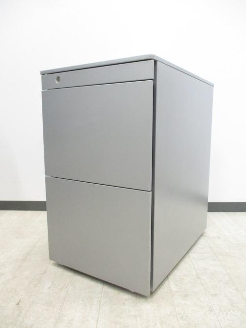 【関西倉庫在庫】　珍しいシルバーカラー　オカムラ製フリアド用ワゴン　オカムラ　プロユニット　シルバー　【弊社使用欄：A00970444】
                        プロユニット
                                    中古
            