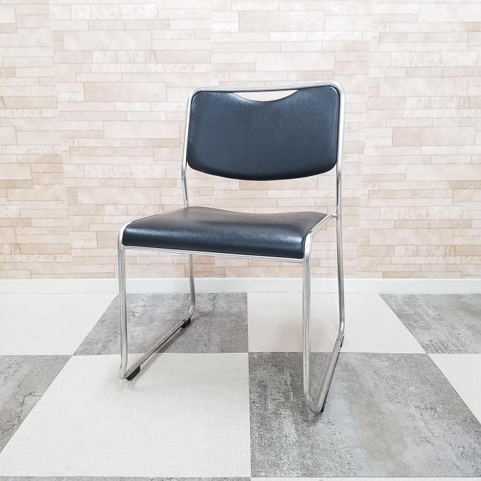 【1脚限定入荷】ウチダ製　ブラック　ビニール仕様　重ねて保管出来てスペースの有効活用に　スタッキングチェア！！
【中古】【オフィス家具】オフィスバスターズ堺店
                        その他シリーズ
                                    中古
            