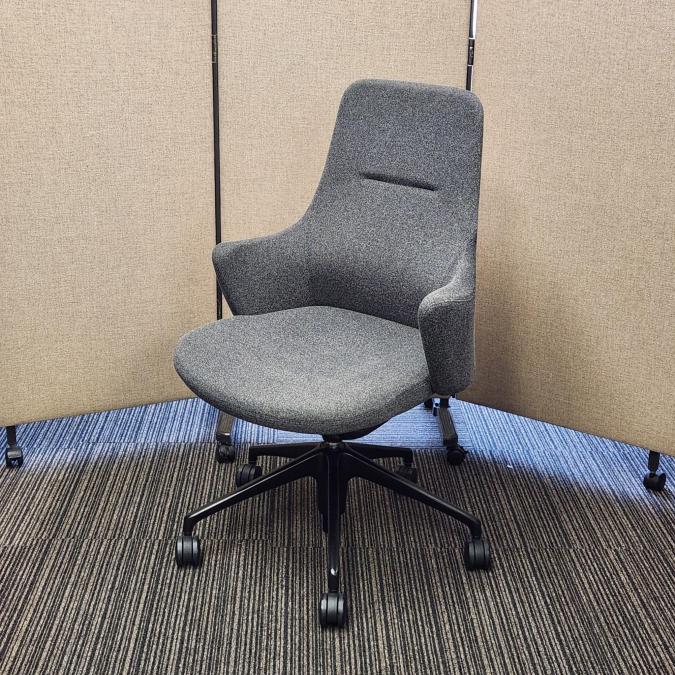 【福岡西店撮影】【座り心地◎】【カジュアルだけど機能的！】【働きやすく、居心地の良いオフィスへ】オカムラの新シリーズ！■Lives（ライブス）　ワークチェア　2021年製　okamura（オカムラ）■ハイバック　■ダークグレー　ブラック脚【ABW商品】【天神ビッグバン】【天神BBB】【博多コネクティッド】【博多コネクティッドボーナス】
                        ライブス
                                    中古
            