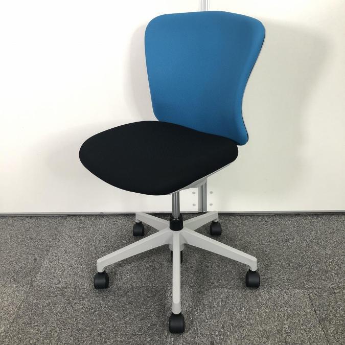 【ローコストチェアの定番！使いやすいスタンダードなデザイン！】■イナバ（inaba）　バルチェ　ローバック　肘無しタイプ　■ライトブルー×ブラック
                        Valche
                                    中古
            