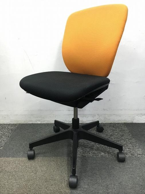 【在庫入替セール】商品入替セール！イトーキ（ITOKI）プラオ　■色：オレンジ×ブラック　肘無し【A00948083】【IB】@f
                        プラオチェア
                                    中古
            