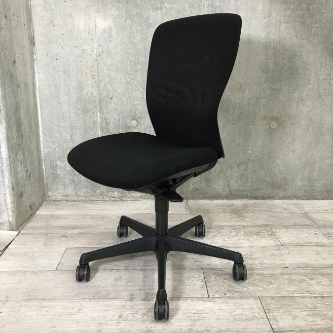 【シンプルなデザインと厚みのあるクッションが大人気！機能充実のワーキングチェア】■オカムラ　スラート（sulato）　ハイバック肘無し　■ブラック
                        スラート
                                    中古
            