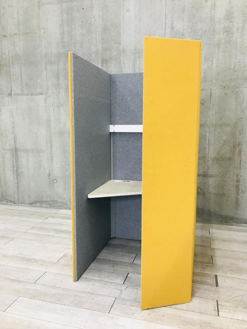 【左開口】【ワーカーの集中を高める省スペースなワークブースが入荷！】【ライトつき】■オカムラ(okamura)製　ドレープシリーズ(テトラタイプ)　集中ワークブース 　(W1000/D1000/H1920)　　■イエロー(イエロー×ライトグレー)　【ABW商材】【関東倉庫在庫品】【弊社使用欄：A00972224】
                        ドレープ
                                    中古
            