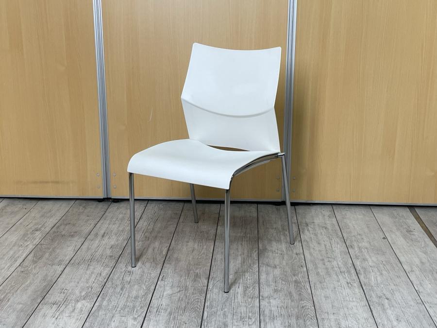 【在庫入替セール】【シンプルで使いやすい】スタッキングチェア　定番商品【省スペース】
                        その他シリーズ
                                    中古
            