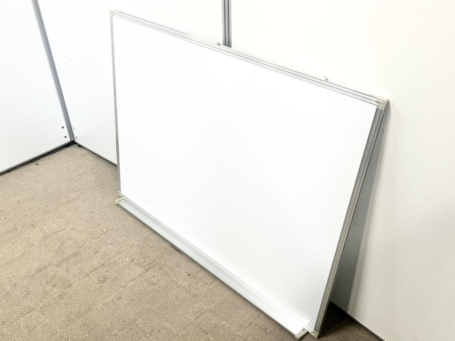 ほぼ未使用品！【省スペースに設置！】■ホワイトボード　W1200×H900mm　壁掛用
                        その他シリーズ
                                    中古
            