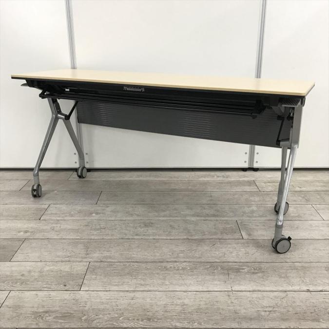 【スタイリッシュなデザインで高品質！フレキシブルに使える便利アイテム！】■オカムラ(okamura)製　インターアクトNT　サイドフォールドテーブル　(W1500×D450×H720)　■木目チュラル　■幕板パネル付
                        インターアクトNT
                                    中古
            