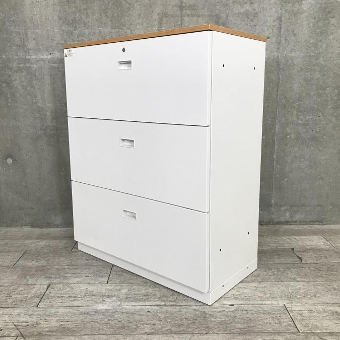 【天板付きラテラル書庫！】イトーキ（ITOKI）シンラインシリーズ　3段ラテラル／色：ホワイト　天板ナチュラル色(HTMA-029TT-94)
                        シンライン
                                    中古
            