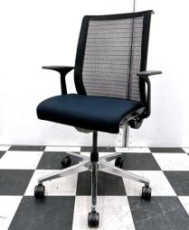 【商品入替セール】涼し気大人気メッシュチェア⇒Steelcase（スチールケース）シンクチェア　■色：ブラック　固定肘　ハイバック仕様☆★大特価セールはこちらのキーワードで検索☆★→→【大放出】