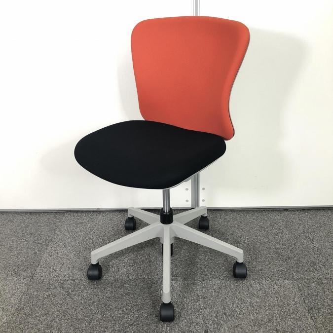 【ローコストチェアがロット入荷】イナバ　バルチェ　肘無ローバックチェア　背面オレンジ×座面ブラック【TOGS】
                        Valche
                                    中古
            