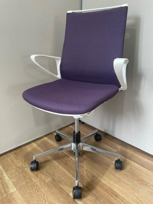 【西店撮影商品】【24⑫】【商品入替対象】【オフィスチェアでもミーティングチェアでも！！】オカムラ　モードチェア　パープル【福岡オフィス家具】【福岡中古家具】【中古事務什器】【中古チェア】【中古椅子】
                        モード
                                    中古
            