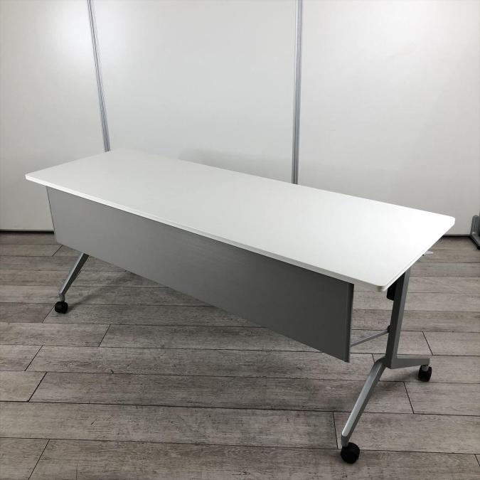 【スタイリッシュで美しいデザイン！】【天板を畳んでコンパクトに収納可能】■コクヨ製　サイドスタックテーブル　W1800×D600×H720mm　■ホワイト　■幕板パネル付
                        その他シリーズ
                                    中古
            