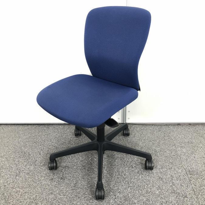 【在庫入替セール品】【定価約6万円】【すべてのワーカーに優しい座り心地を！】■オカムラ製　スラートシリーズ (sulato)　■ローバック　肘無し　■ミディアムブルー　■OAチェア　事務椅子
                        スラート
                                    中古
            