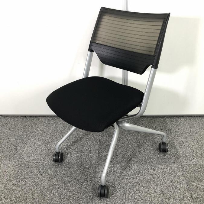 【優れたデザインとイトーキ独自の樹脂背面！使わない時は重ねて収納可能！ネスティングで1番人気！】■イトーキ(ITOKI)製　レクシブシリーズ　ネスティングチェア　■ブラック　■キャスター付
                        レクシブ
                                    中古
            