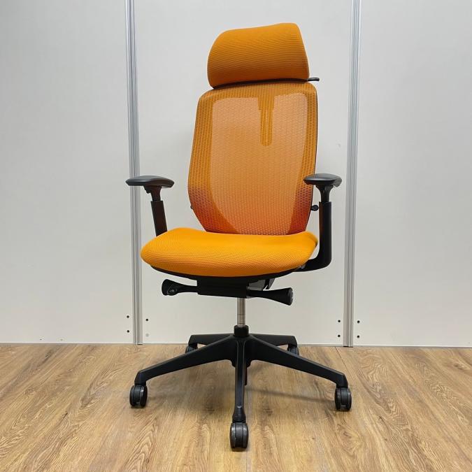 【現品限り】オカムラ製　シルフィーシリーズ　オレンジカラー　ブラックフレーム　ヘッドレスト　アジャストアーム※可動肘　樹脂脚　肘付きハイバックチェア！！
                        シルフィーメッシュ
                                    中古
            