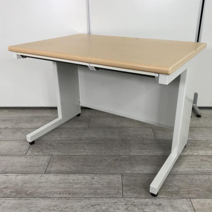 【在庫入替セール品！】【コンパクトなサイズ！木目調の天板で温かみのあるオフィスに◎】　■プラス（PLUS）製　フラットライン　■平机　幅1000mm　配線口　■木目ナチュラル天板×ホワイト【弊社使用欄：A00960115】
                        フラットライン
                                    中古
            