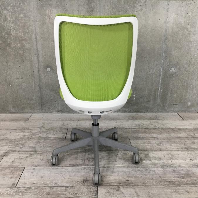 【中古】CG-M メッシュ オカムラ/okamura 肘無ローバックチェア 476551 - 中古オフィス家具ならオフィスバスターズ