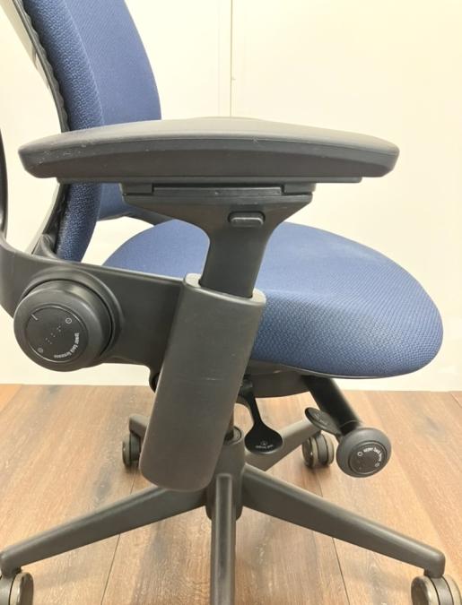 中古】リープV2 Steelcase/スチールケース 肘付ハイバックチェア