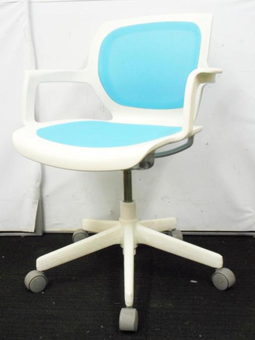 【在庫入れ替えSALE】肘付きミーティングチェア　メッシュオフィスチェア　ホワイトフレーム×ターコイズブルー【ロット】
                        マリンバチェア
                                    中古
            
