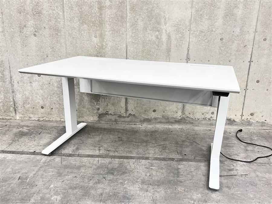 現代オフィスのスタンダード！上下昇降デスク入荷！オカムラ/スイフト/ホワイト■弊社使用欄【A00954317】
                        Swift
                                    中古
            