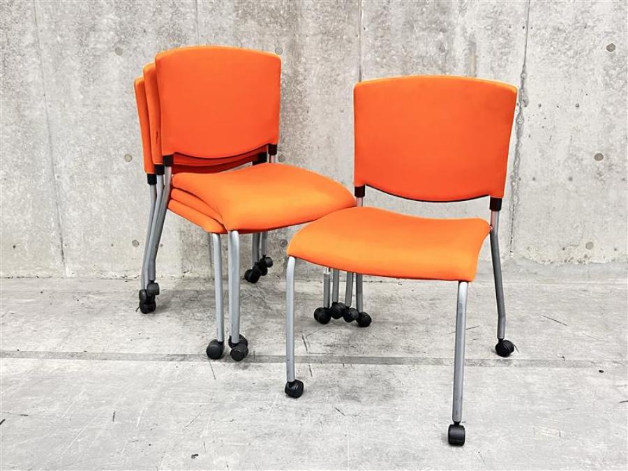 4脚1セット！明るい色味、オレンジのミーティングチェア入荷！
                        その他シリーズ
                                    中古
            