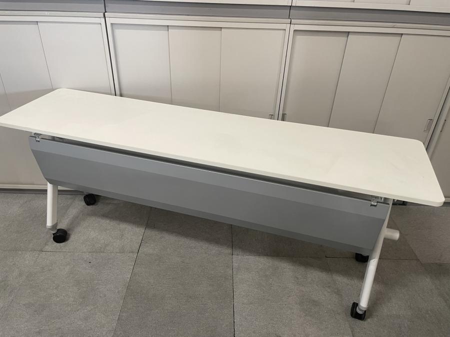 折り畳みテーブル/ホワイト/会議用に/収納力/数そろいます
                        その他シリーズ
                                    中古
            