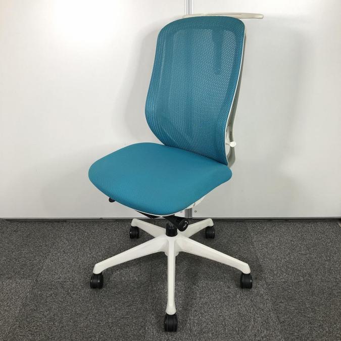 【前傾機能チェアの代名詞！デスクワークも快適にはかどります！】■オカムラ製　シルフィ（Sylphy）　ハイバック肘無し　メッシュ背面　■コートハンガー付き　■ブルーグリーン × ホワイトフレーム
                        シルフィーメッシュ
                                    中古
            